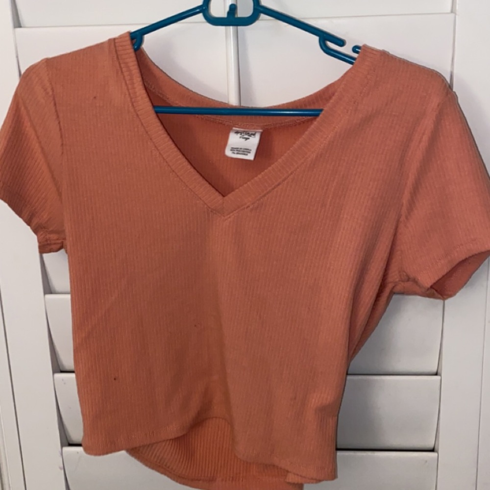 women’s form fitting coral t shirt
